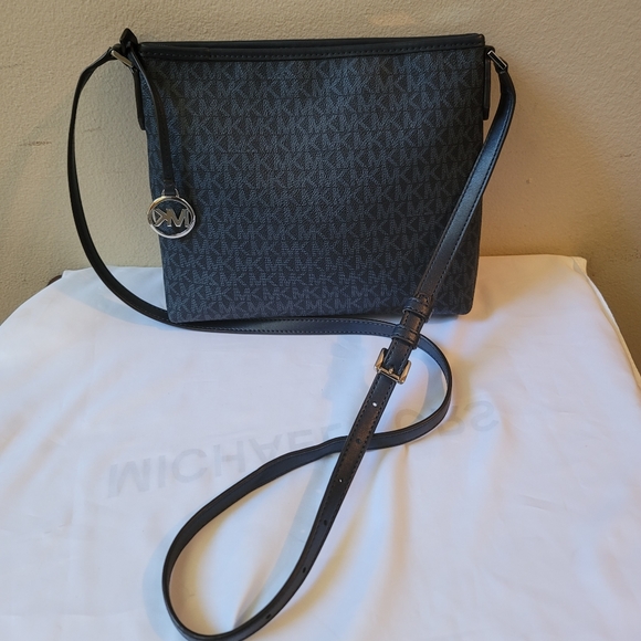 Michael kors crossbody bag - Picture 3 of 15